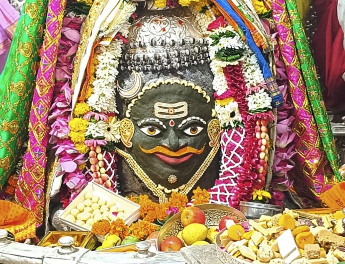 उज्जैन श्रावण के पाचवे सोमवार को महाकाल के दरबार में उमडा जन सेलाब